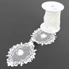 5 3/4"X5Y EYELET FLWR LACE A4