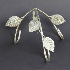 7" ORNAMENT HANGER A5