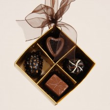 3"CHOCOLATE GIFT BOX W/4 CHOC