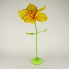 38"DISP.DAFFODIL ON STAND
