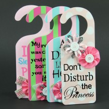 TWEEN DOOR HANGER M25