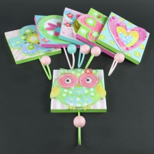 CHILD WATRCOLR WALL HOOK M4