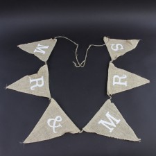 TRIANGLE JUTE BANNER A25