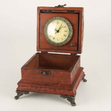 6.75"FLEUR DE LIS BOX W/CLOCK